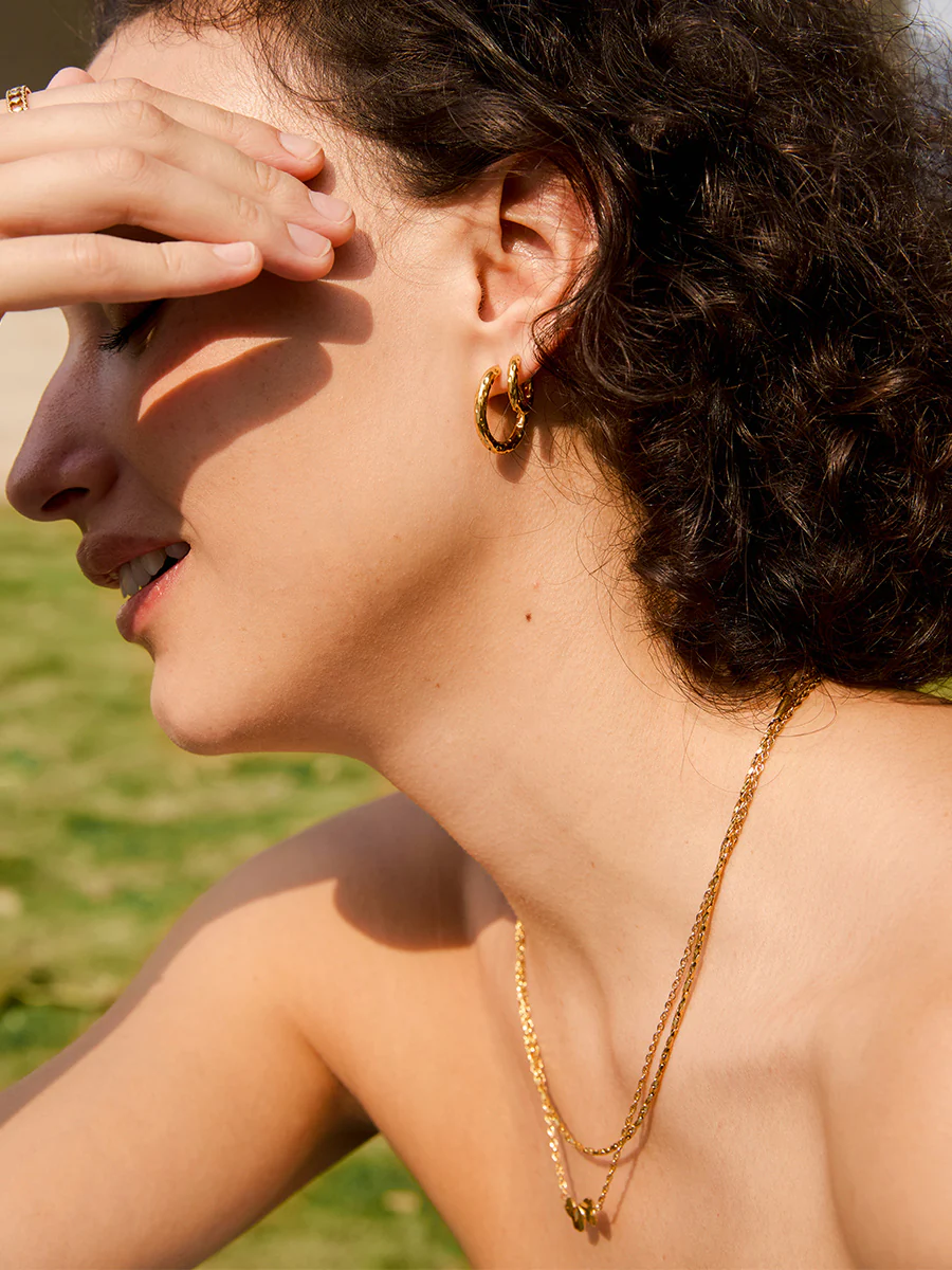 15mm Textured Hoops Mini Ohrringe - Image 6