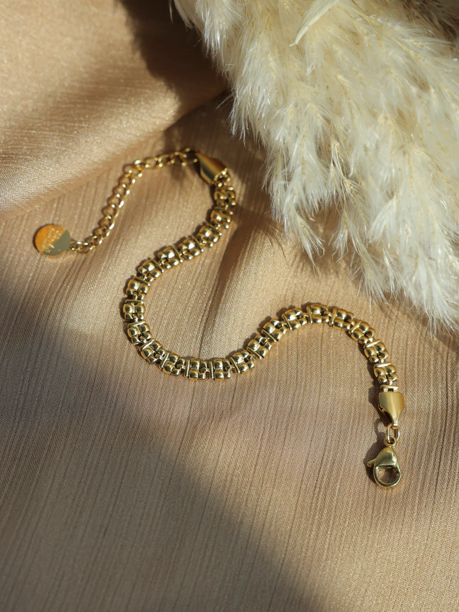 Bold Allure ARMBAND - Image 4