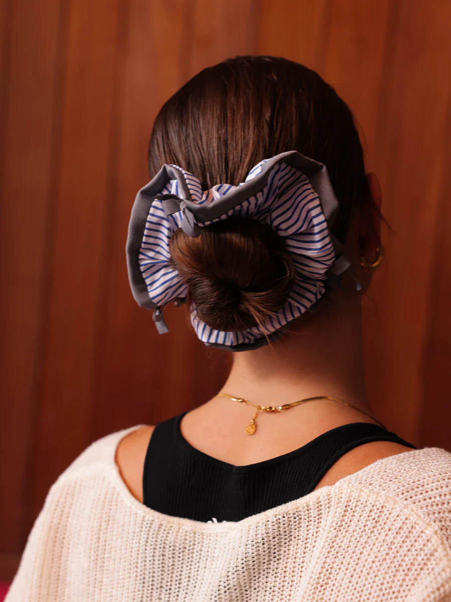 Bow Dream Navy-striped Scrunchie - Image 2