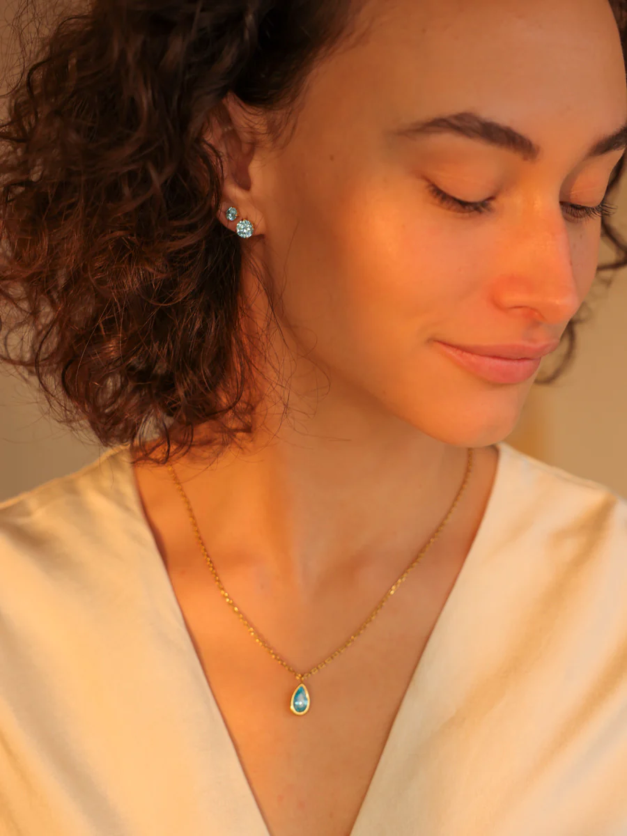Crystal Delight Light Blue Small Stub-Ohrringe - Image 9