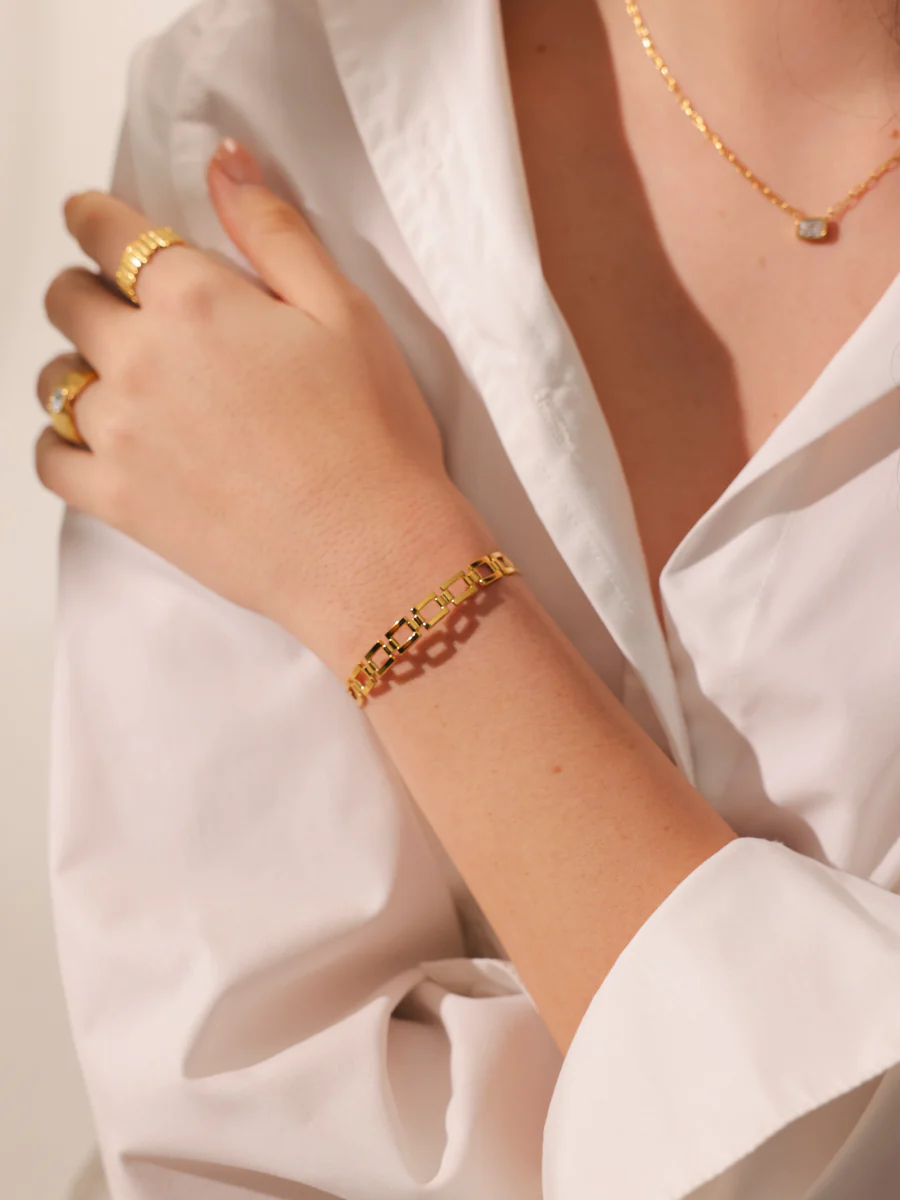 Dainty Loop Armcuff - Image 6
