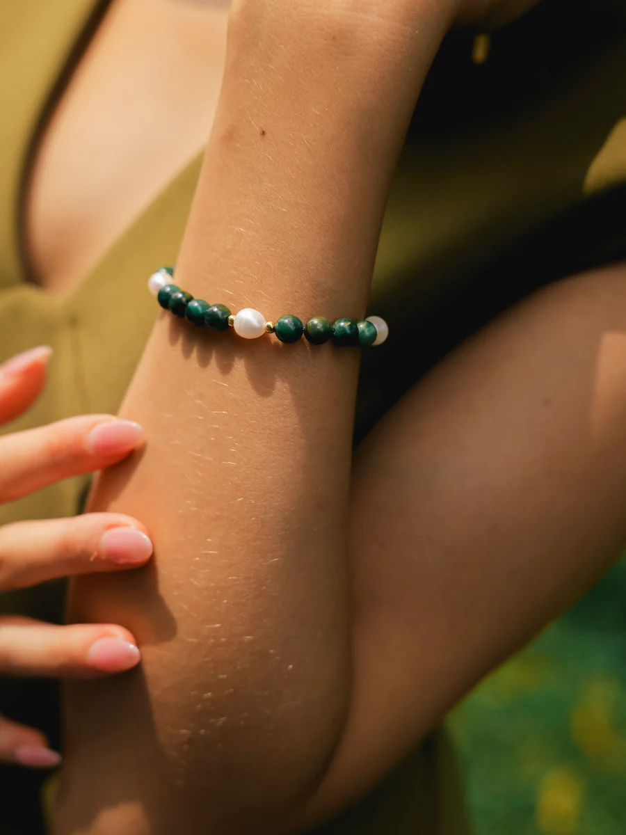 Dawn Pearl Green ARMBAND - Image 2