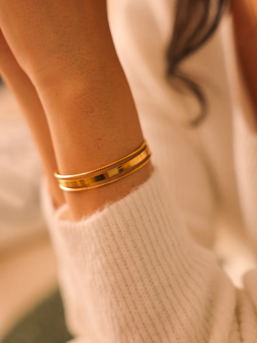 Delicate Edge Armcuff - Image 3