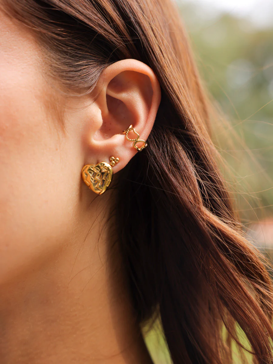 Delightful Heart Earcuff - Image 2