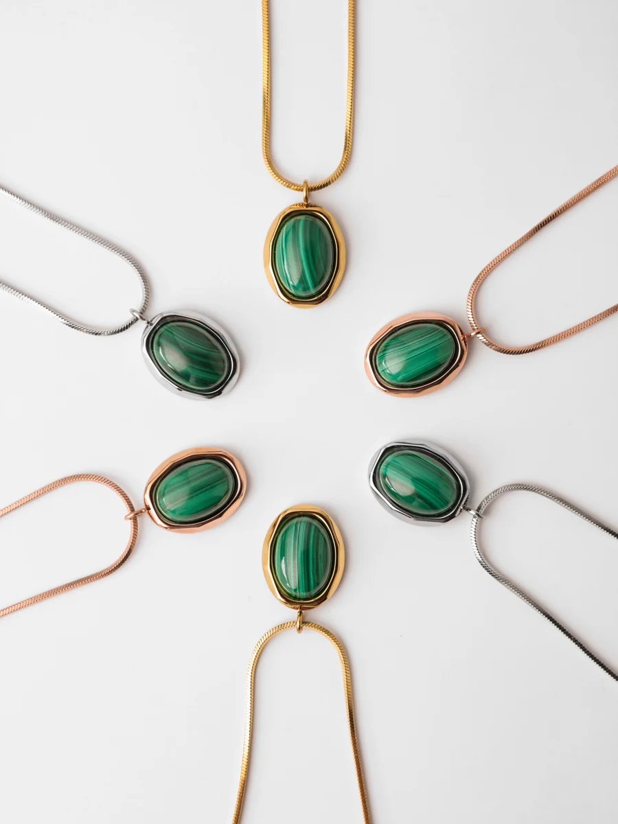 Echoing Dream Dark Green Kette - Image 2