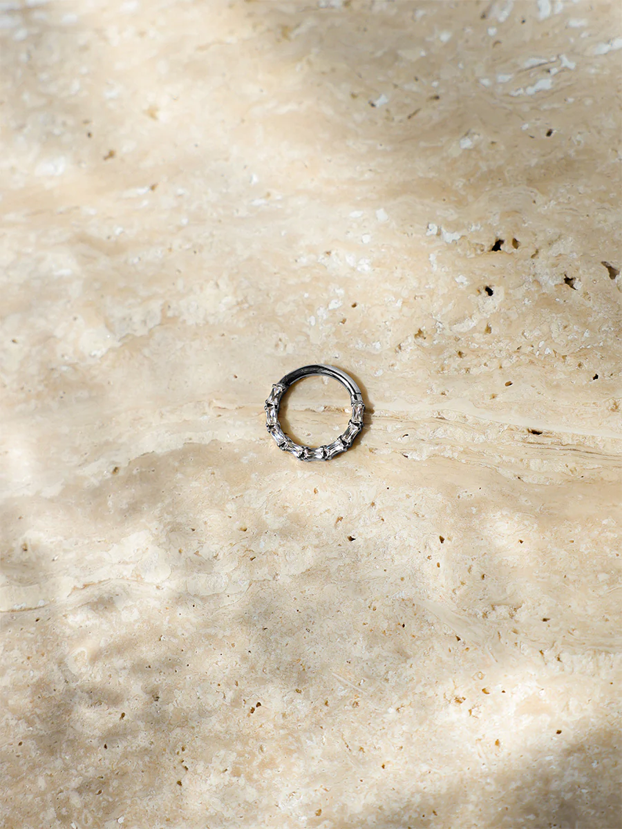 Elegant Sparkle Titan Piercing - Image 2