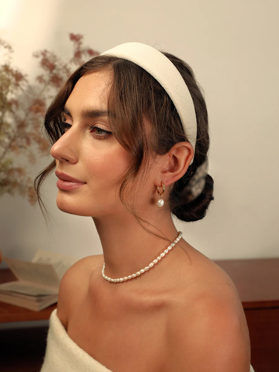 Elegant White Haarreif - Image 6