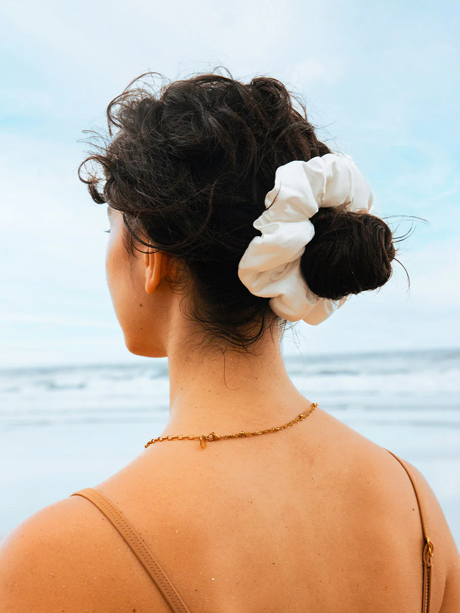 Fluffy Touch Pure Silk Scrunchie Black - Image 3