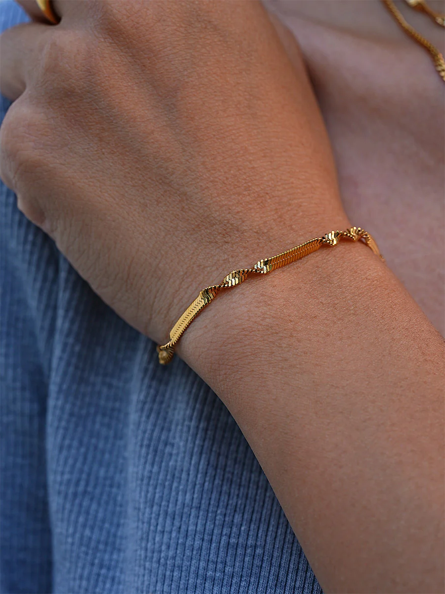 Full of Twist ARMBAND - Image 3
