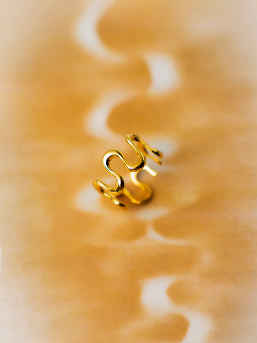 Graceful Wave Ring - Image 4