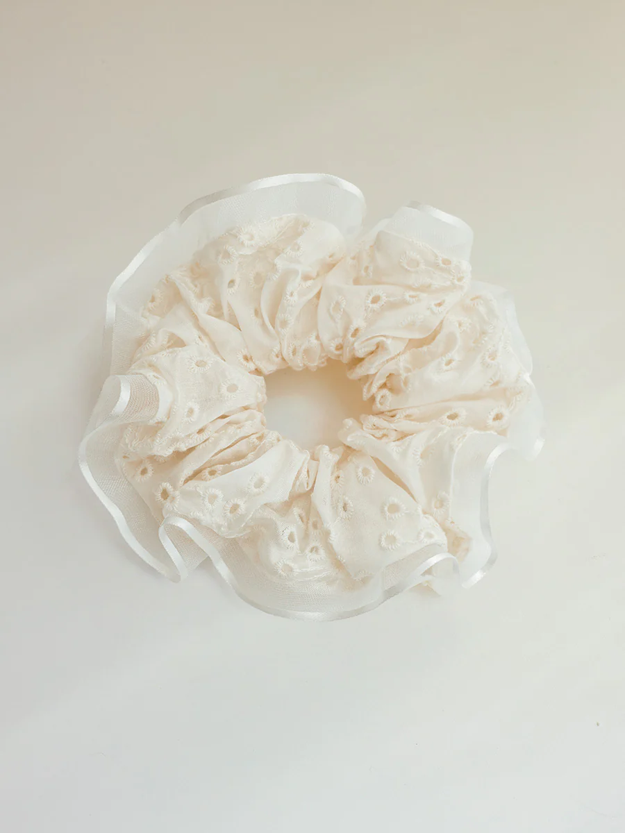 Honey Lace Scrunchie White
