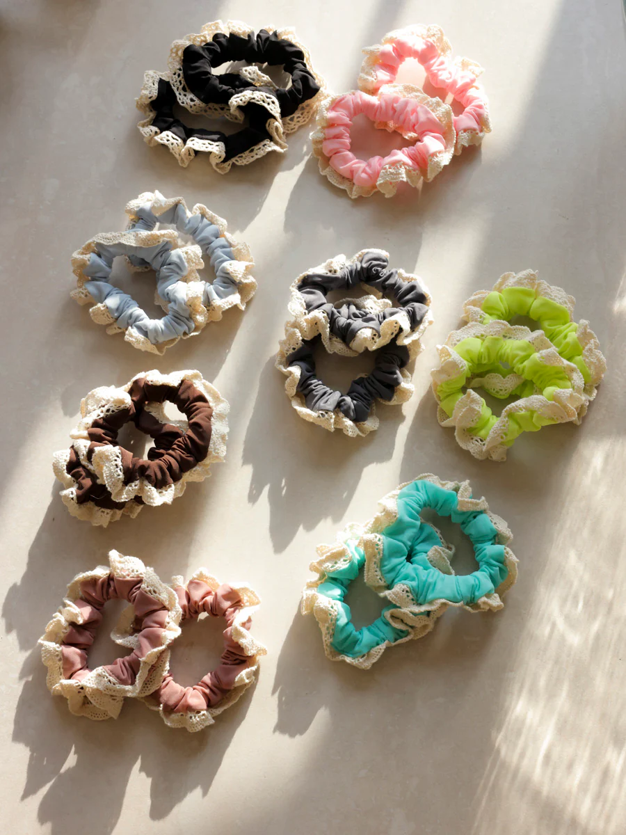 Lace Kiss Set Scrunchie - Image 4