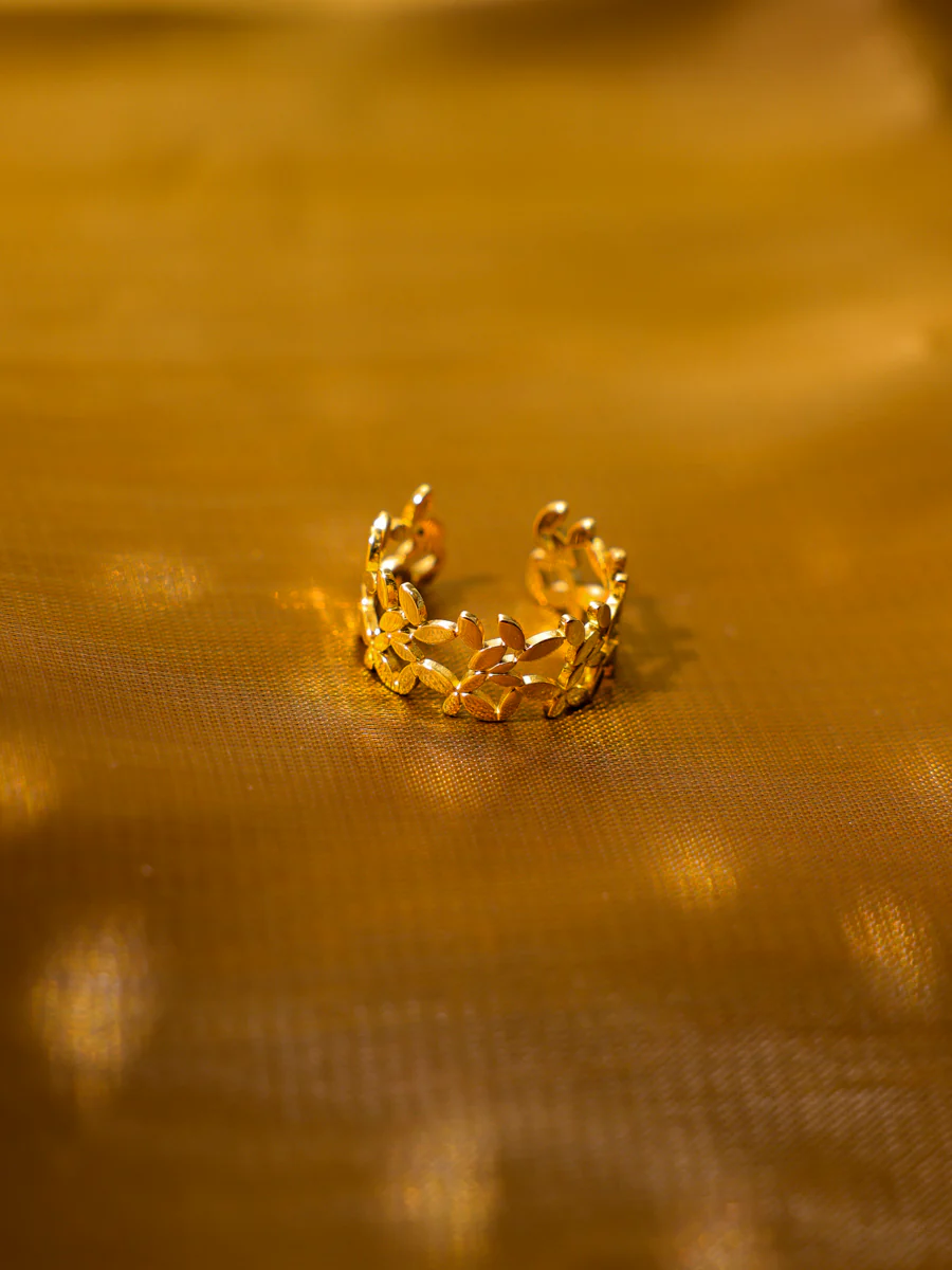 Leafy Charm Ring - Image 4