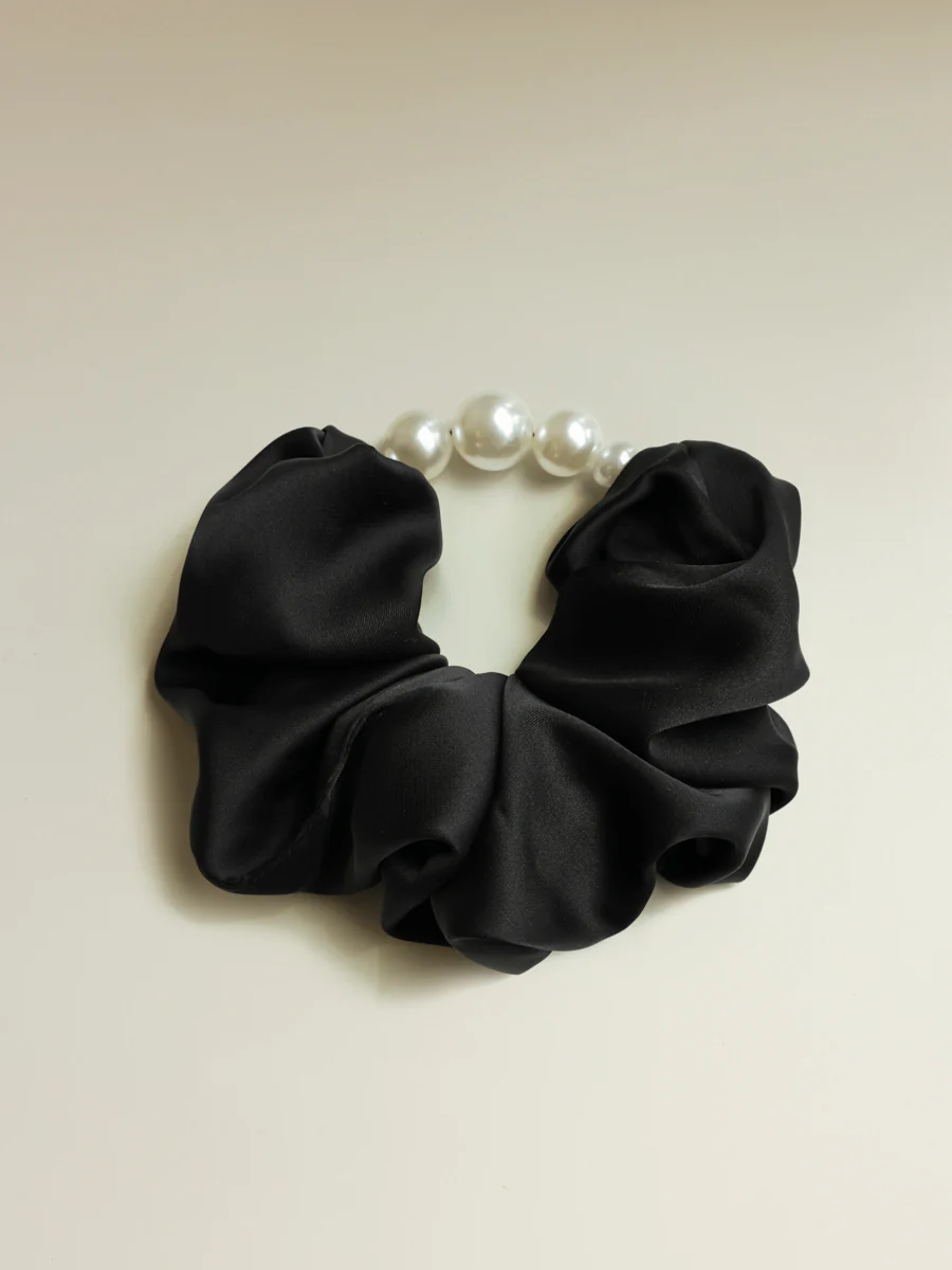 Pearl Elegance Black Scrunchie