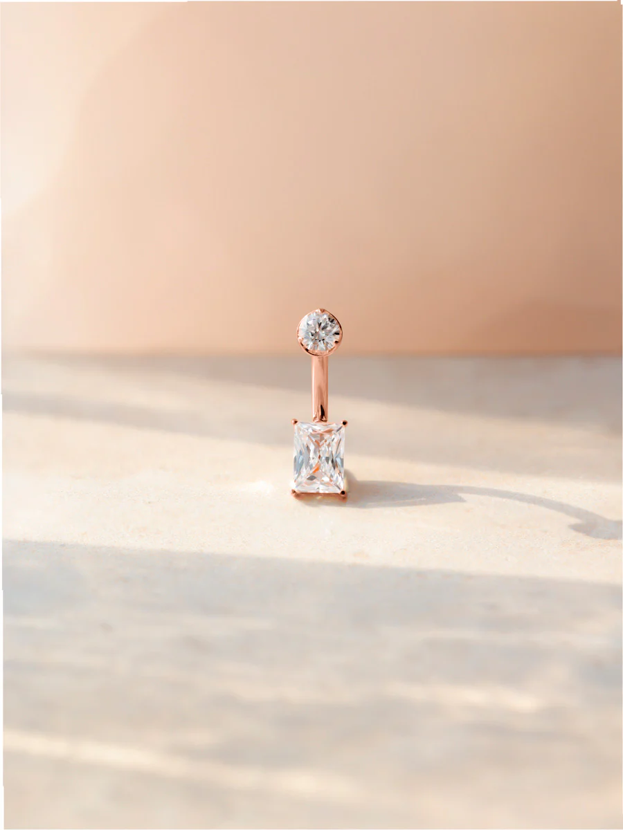 Square Starlight Titan Bauchnabelpiercing - Image 3