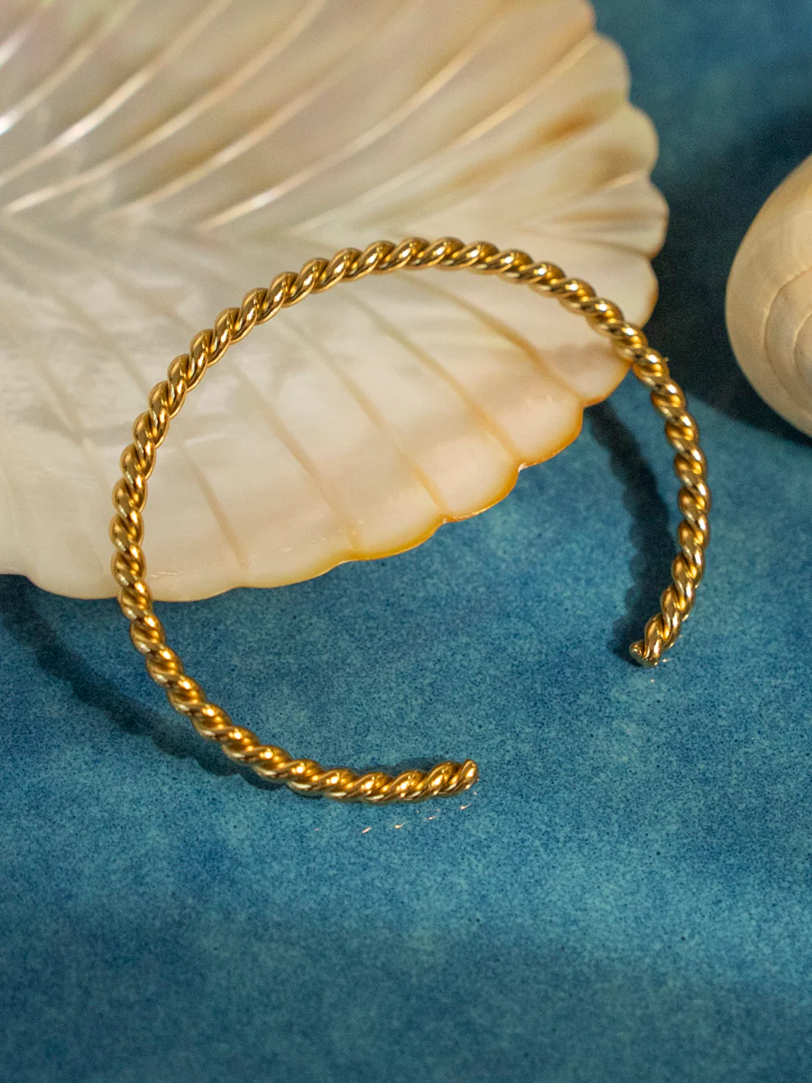 Twist Essence Armcuff - Image 4