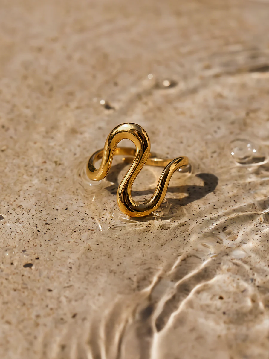 Twisted Elegance Ring - Image 4